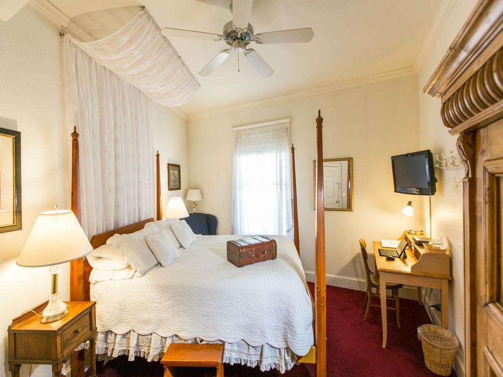 The Currier Inn Greeley Dış mekan fotoğraf
